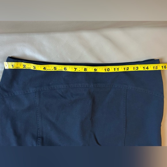Banana Republic navy blue unlined pencil skirt - Picture 4 of 8
